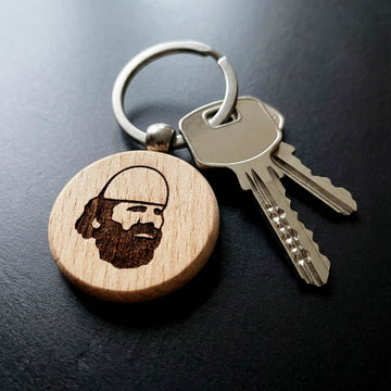 BAC, U KRY! Adem Jashari komandanti legjendar i UÇK-së. Varëse çelësash prodhuar në Shqipëri symbol.al
Ushtria Çlirimtare e Kosovës Made in Albania symbol of Albania