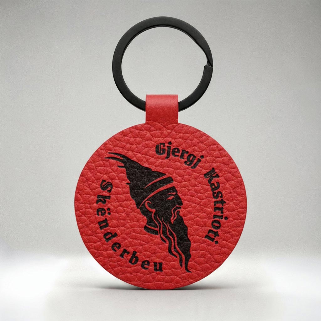 Portreti i Heroit Kombëtar Gjergj Kastrioti Skënderbeu, gdhendur në lëkurë, varëse çelësash, suvenir prodhura në Shqipëri - symbol.al
Gjergj Kastrioti Skenderbeu skanderbeg portrait Albanian hero, leather engraved keychain, souvenir made in Albania symbol.al
