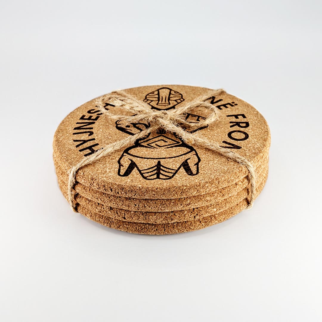 Hyjnesha në fron prodhuar në Shqipëri symbol.al mbajtëse gote
Goddess on the Throne made in albania coasters souvenir symbol of albania