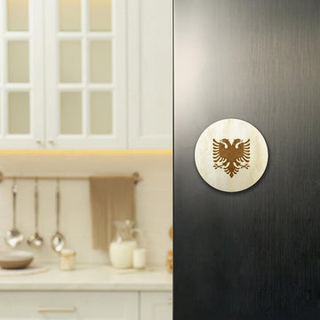 Shqiponja e flamurit shqiptar gdhendur në dru, magnet, suvenir prodhuar në Shqipëri - symbol.al
Albanian eagle flag wood engraved magnet, souvenir made in Albania - symbol.al
