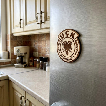 Stema e UÇK-së magnet emblema Ushtria Çlirimtare e Kosovës prodhuar në Shqipëri symbol.al
made in Albania symbol of Albania wooden magnet